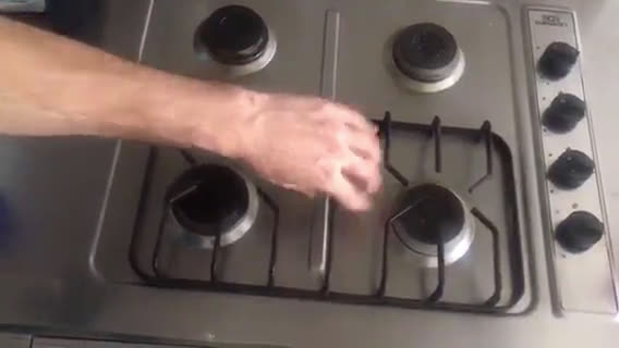 Foto del paso 2 de la receta: PIZZA SIN HORNO🍕 FÁCIL Y RÁPIDO!! 💫