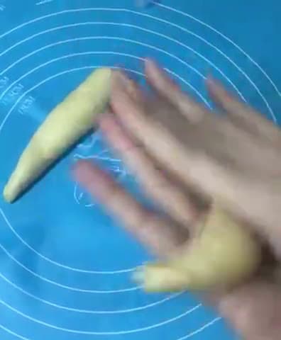 Foto langkah ke 4 dari resep Butter Rolls.