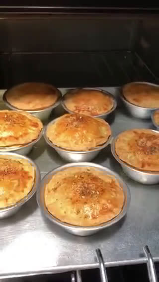 Foto langkah ke 5 dari resep Mini Beef Minced Pie / Pie Daging Mini.