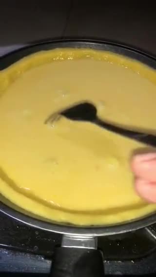 Foto langkah ke 4 dari resep Pie Susu Teflon.