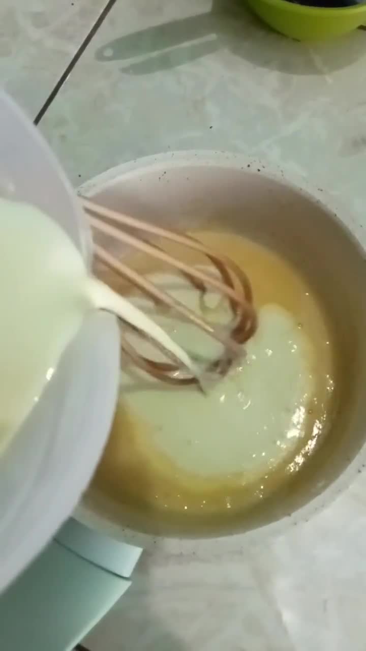 Foto langkah ke 5 dari resep Pudding Cokelat dengan Vla Susu.