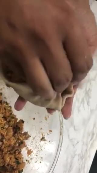 A picture of step 6 of Paneer potato paratha.
