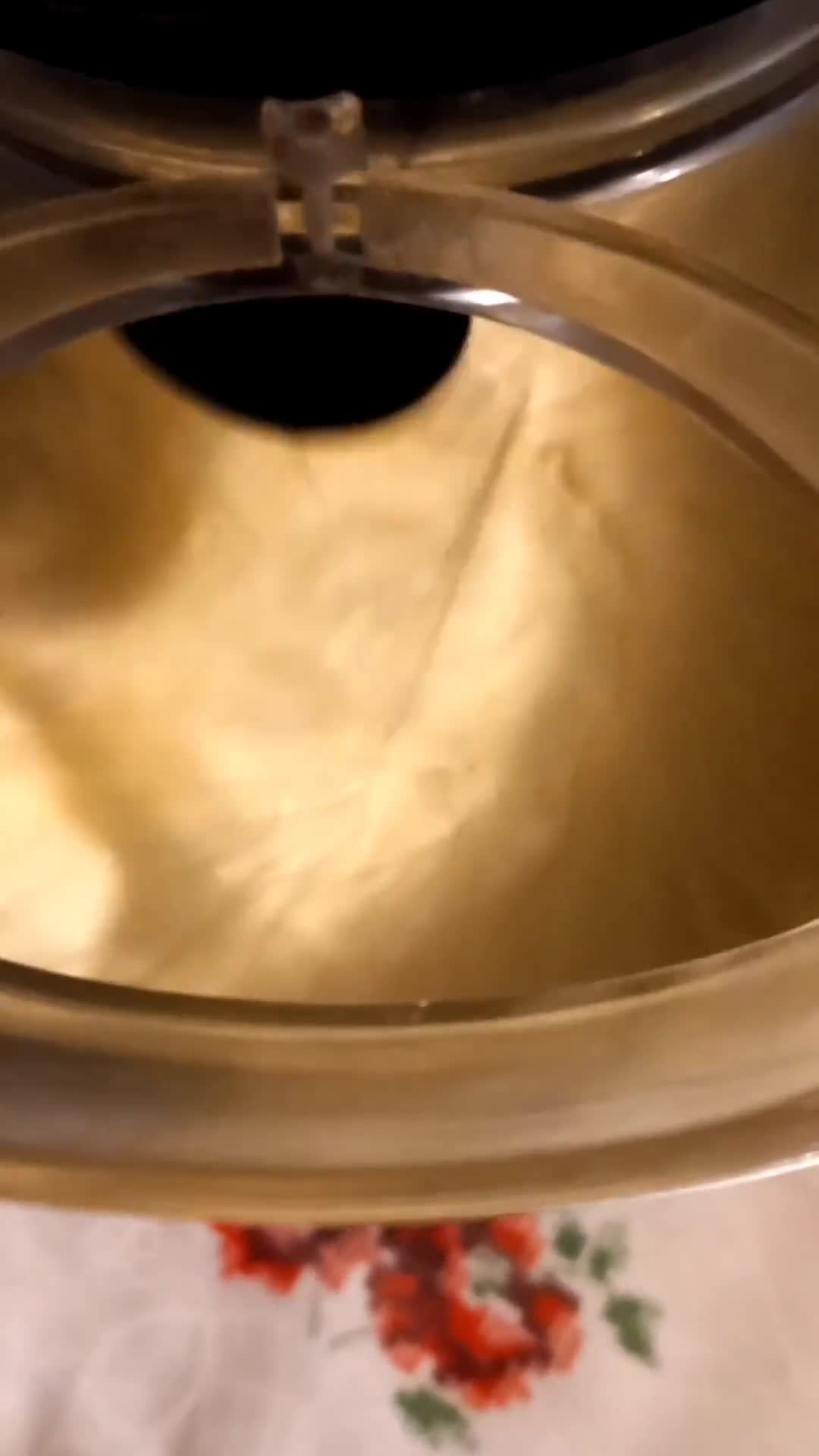 Foto del paso 1 de la receta: Crema de Leche (para decorar/rellenar) Tortas 🎂