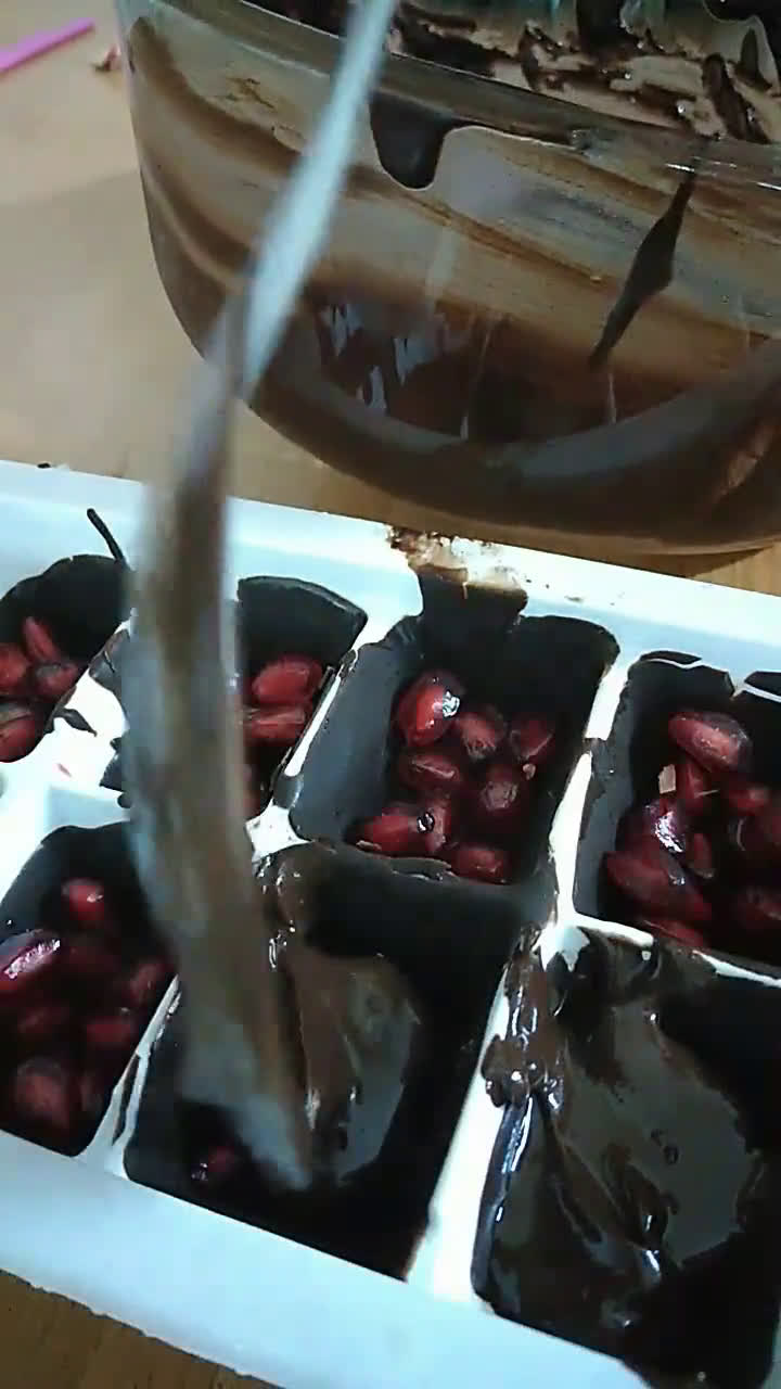 عکس مرحله 4 از دستور شکلات مغزدار مخصوص شب های زمستون☃️