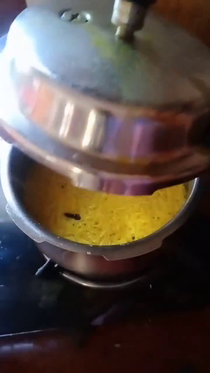 पीले मीठे चावल (pile meethe chawal recipe in Hindi) रेसिपी चरण 6 फोटो