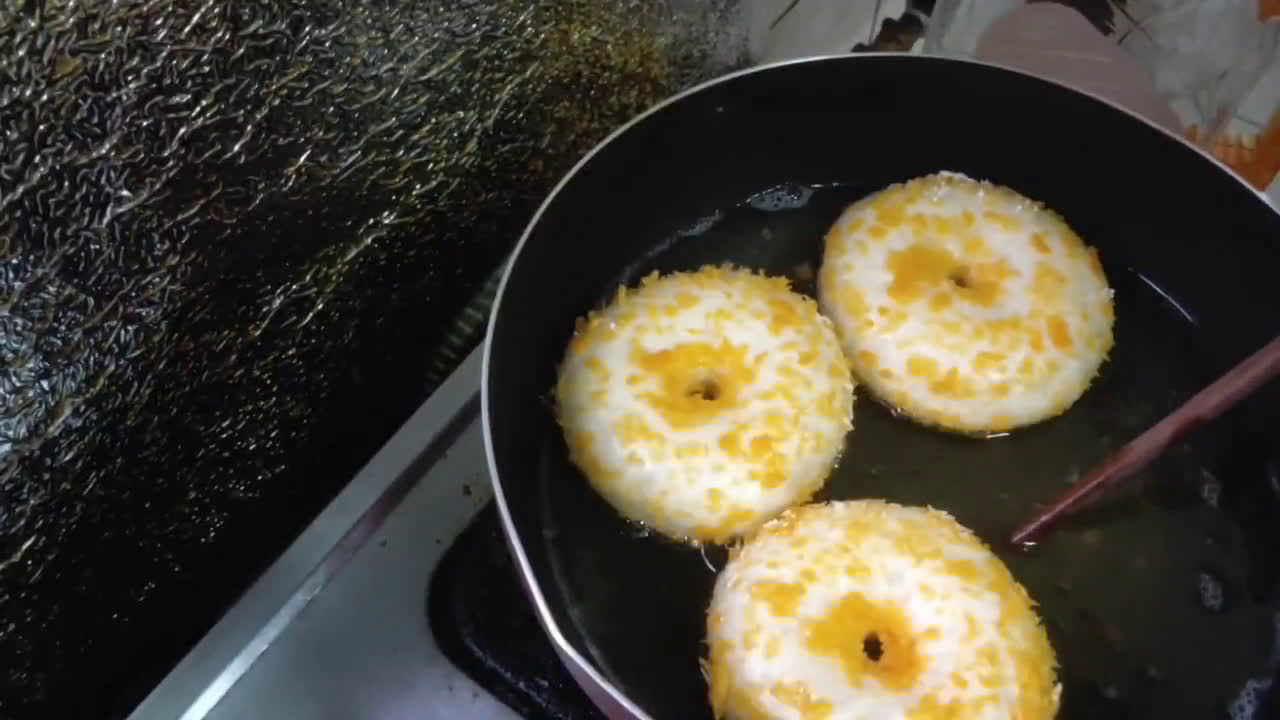Foto langkah ke 6 dari resep Donat crispy.
