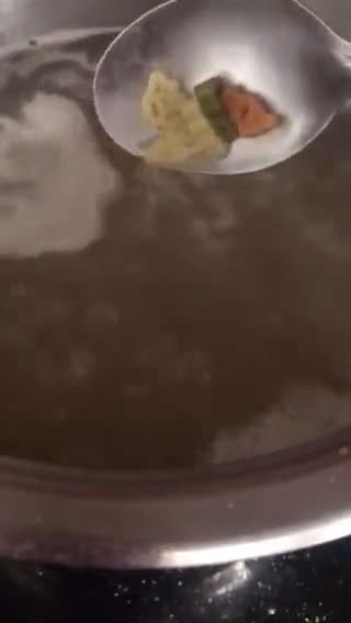 Foto del paso 3 de la receta: Pasta de dinosaurios con atún y tomate