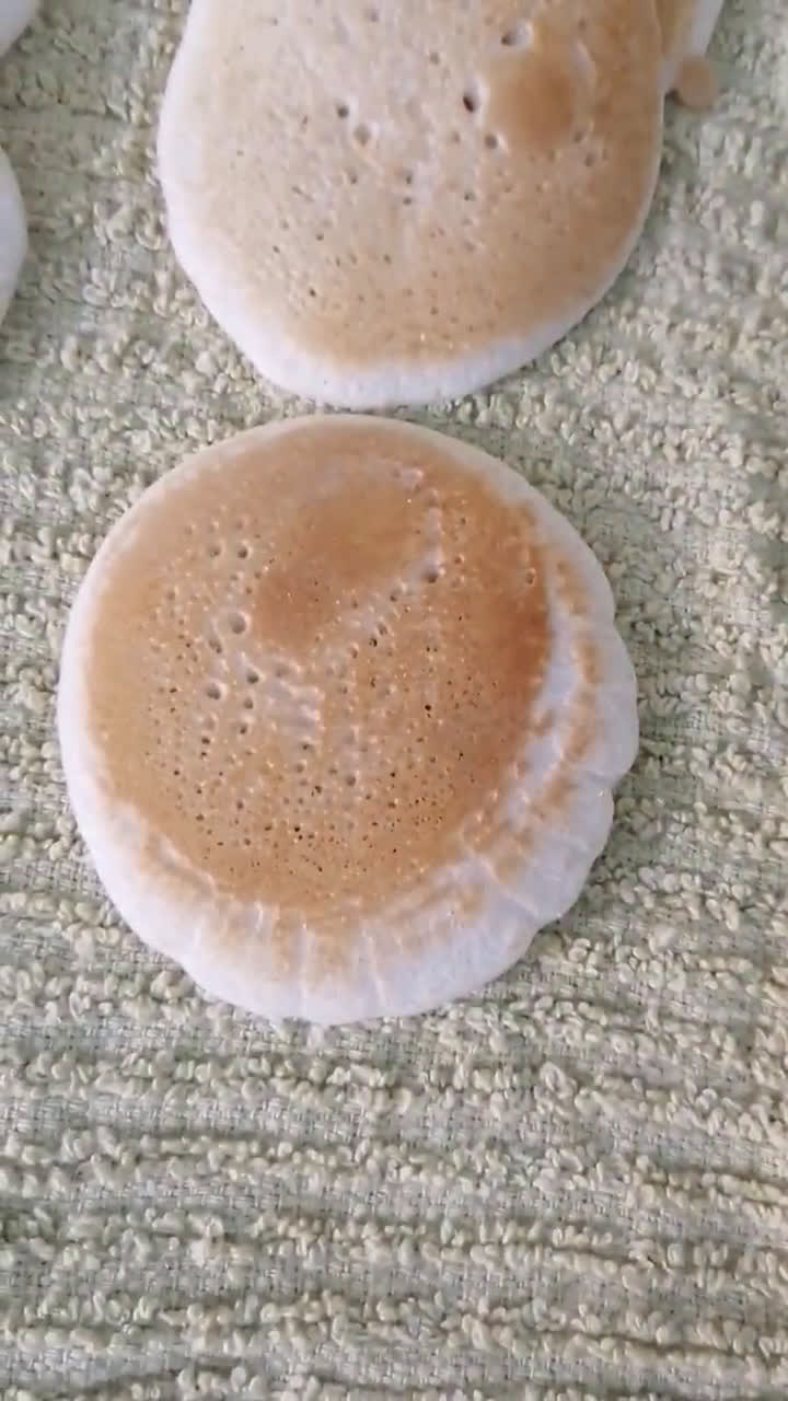 صورة لخطوة 7 من وصفة عجينه قطايف بدون سميد 🥟