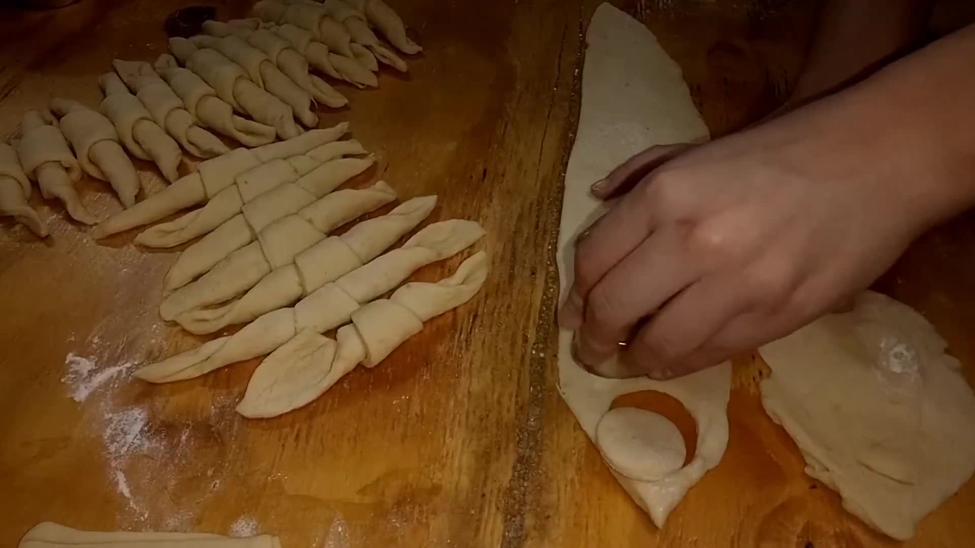 Foto del paso 12 de la receta: Medialunas fáciles