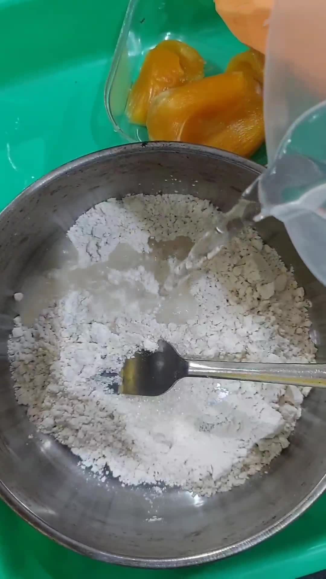 Foto langkah ke 2 dari resep Kue Keranjang Goreng Ubi gluten free (594).
