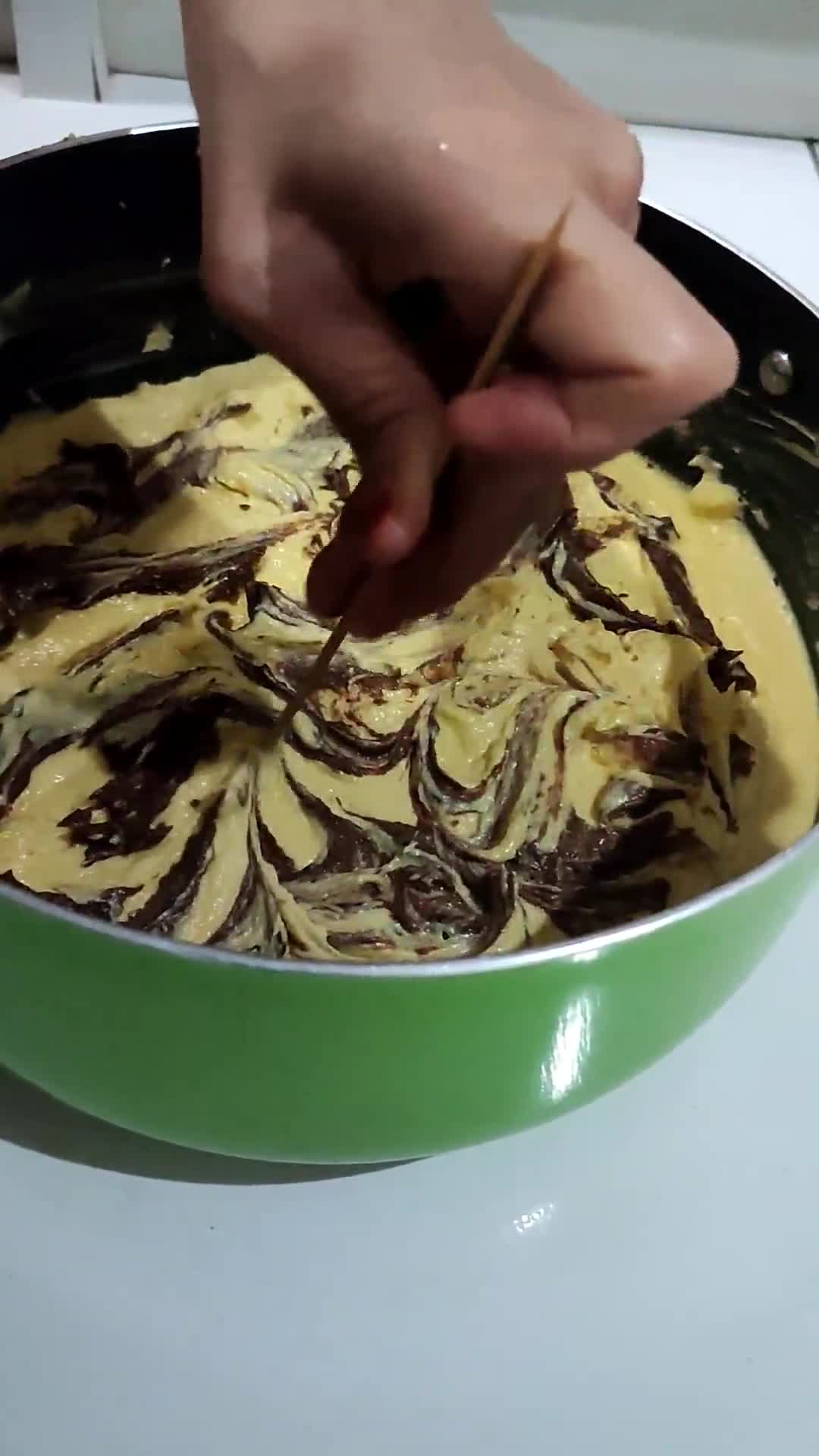 Foto langkah ke 9 dari resep Cake Marmer Jadul teflon.