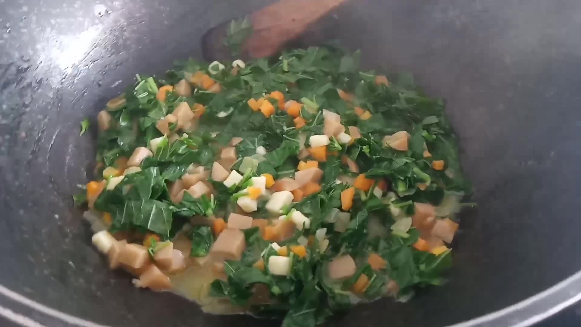 Foto langkah ke 1 dari resep Soup creamy spinach (sup krim bayam).