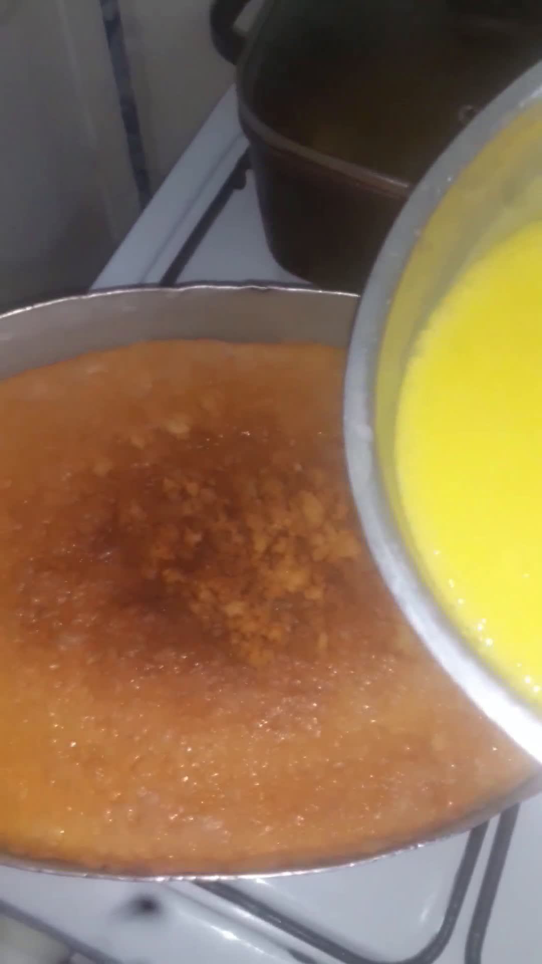 صورة لخطوة 8 من وصفة كيكة العشر ملاعق بدوق ليمون 😍 روعة 😋
