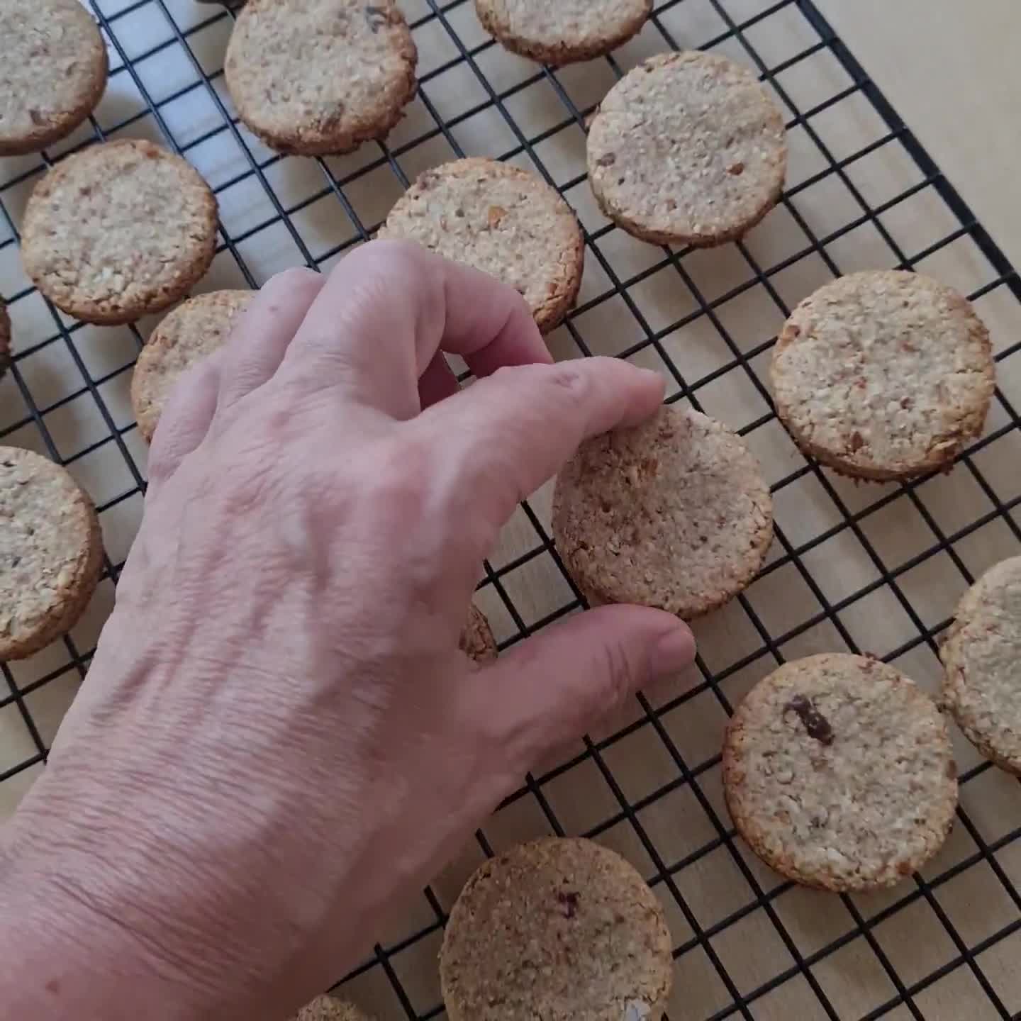 Foto del paso 6 de la receta: Galletas de almendras y dátiles 🌱 sin azúcares agregados