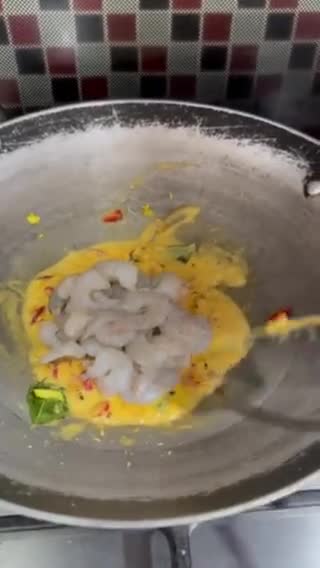Foto langkah ke 3 dari resep Udang Saus Telur Asin.