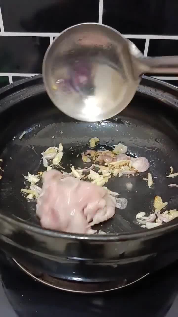 Gambar langkah 3 resipi Mee Sup Bayam.