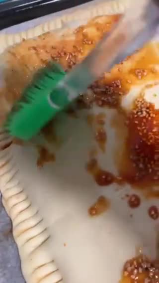 Foto del paso 8 de la receta: Empanada de fritada y atún súper rápida