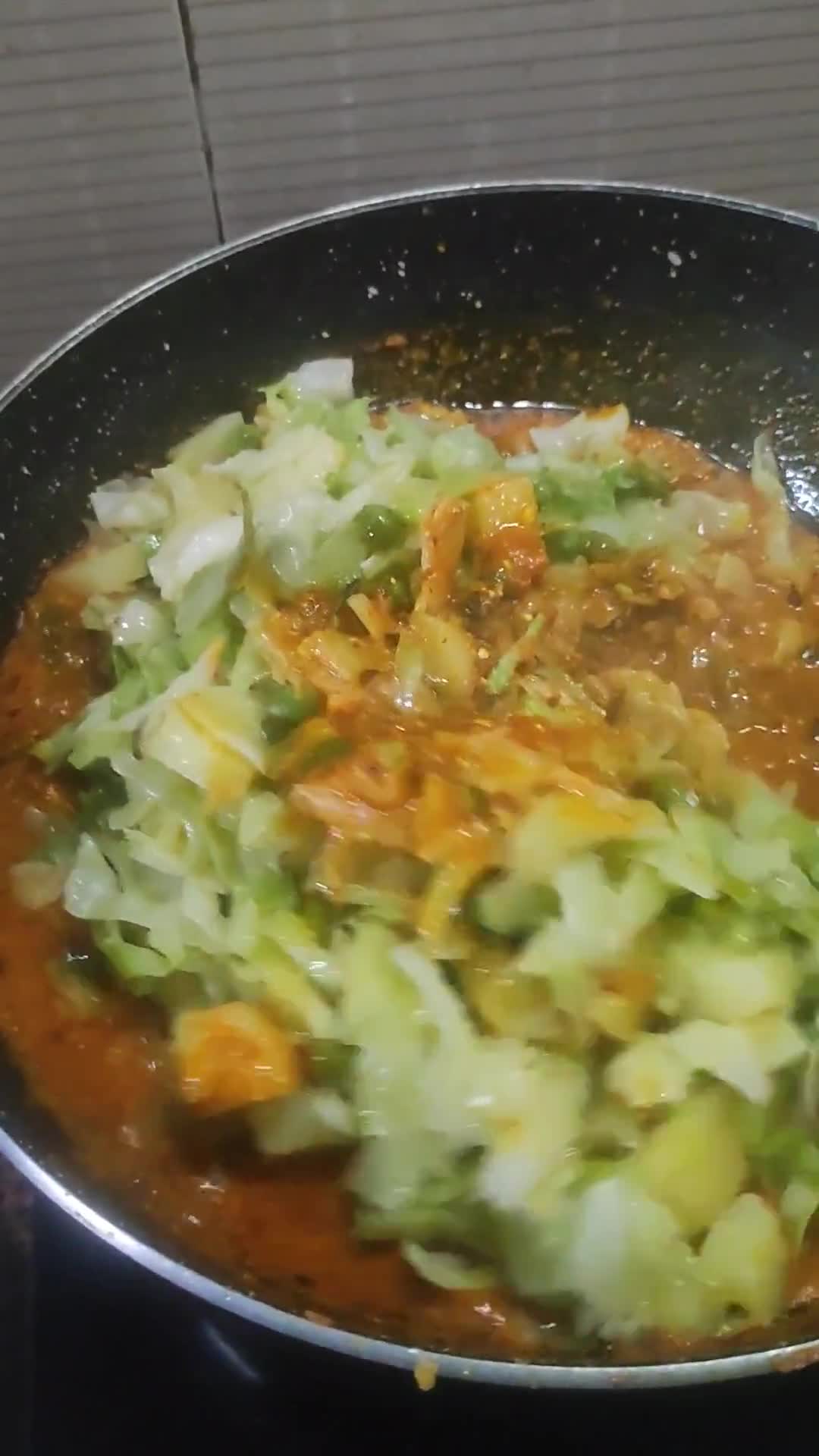 आलू पत्तागोभी (दही बेसन वाली) (Aloo pattagobhi dahi besan wali recipe in Hindi) रेसिपी चरण 6 फोटो