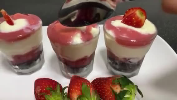 Strawberry mousse (Strawberry mousse reciep in tamil) ரெசிபி ஸ்டேப் 6 புகைப்படம்