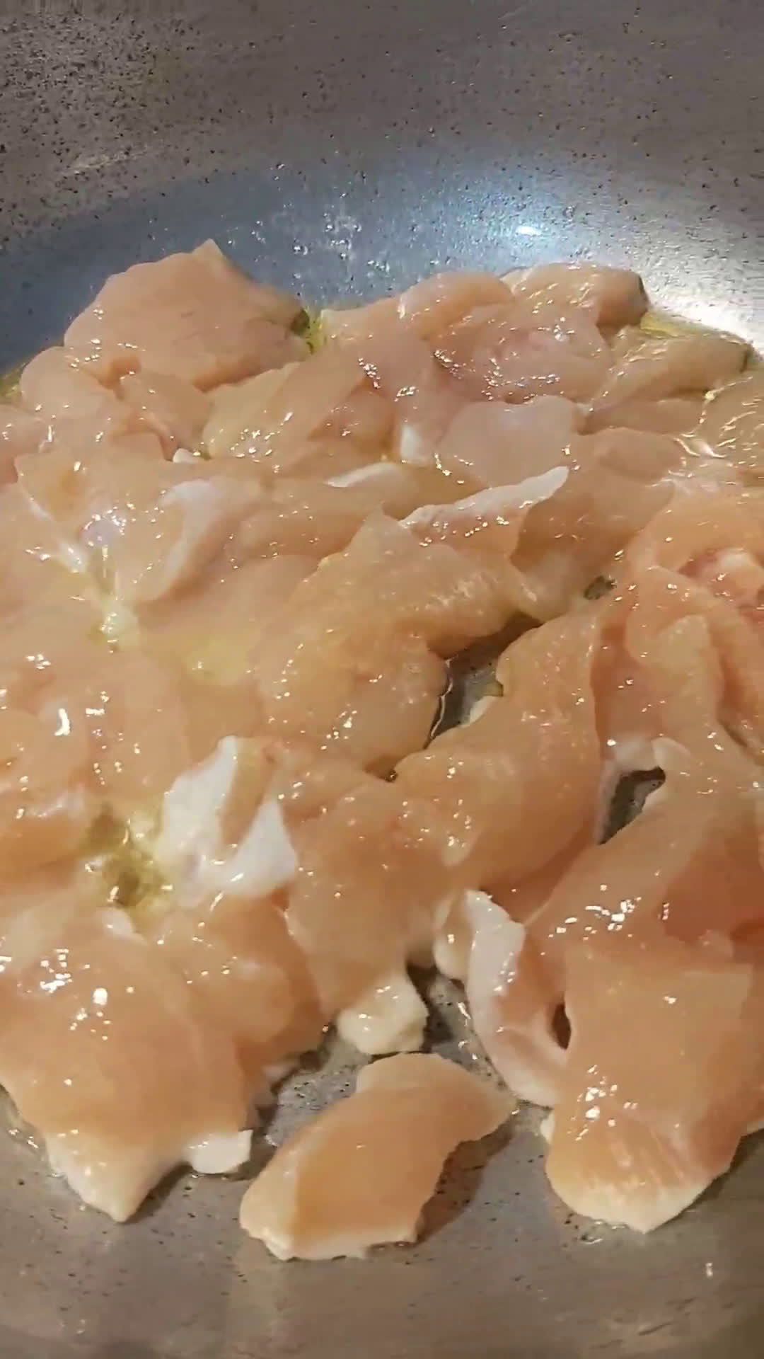 Foto del paso 5 de la receta: Salteado de mollejas, pollo y verduras