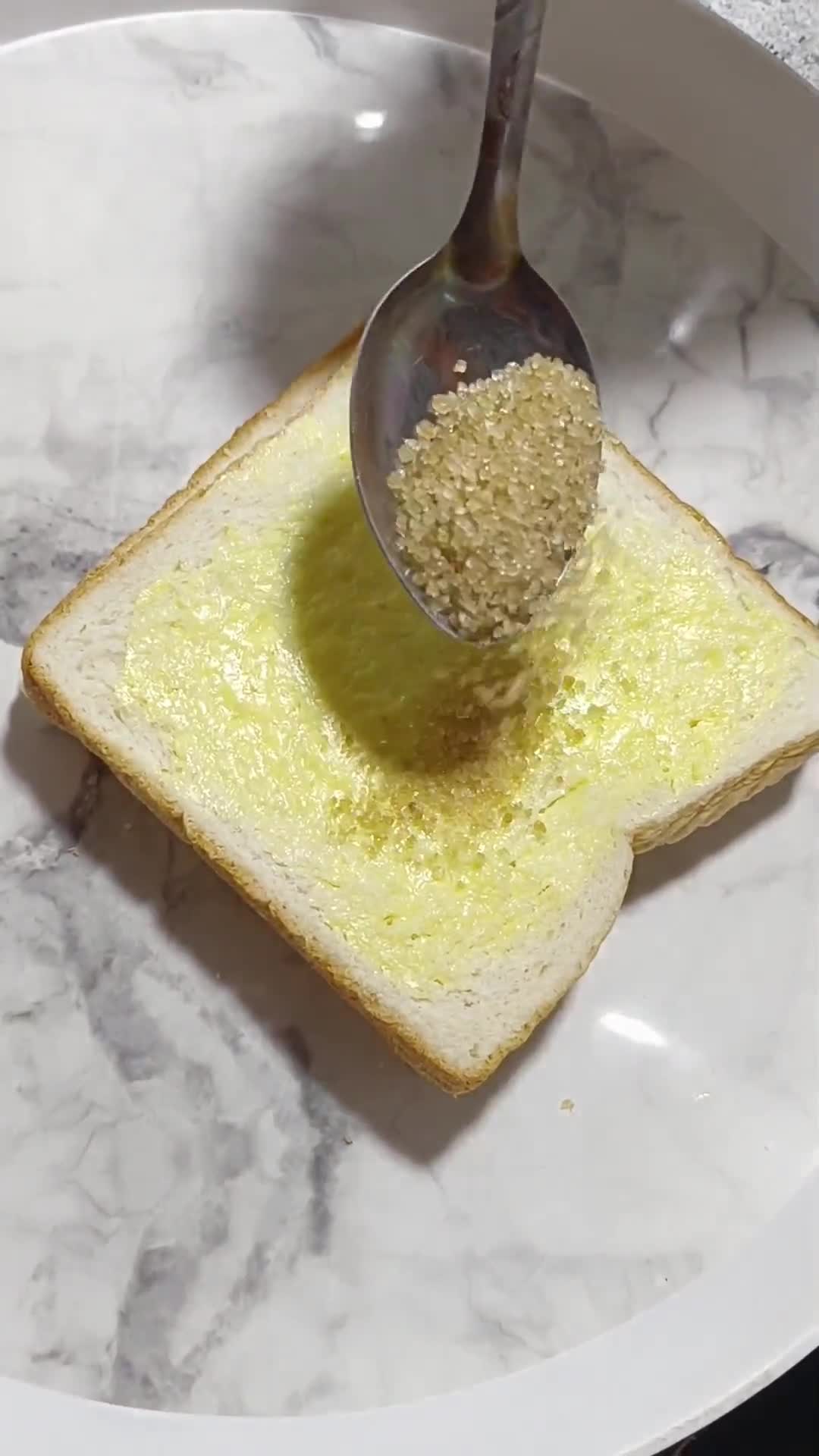 Gambar langkah 1 resipi Roti Kering Gula.
