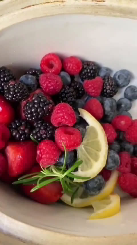 Une image de l'étape 3 de Confiture fruits rouges romarin.