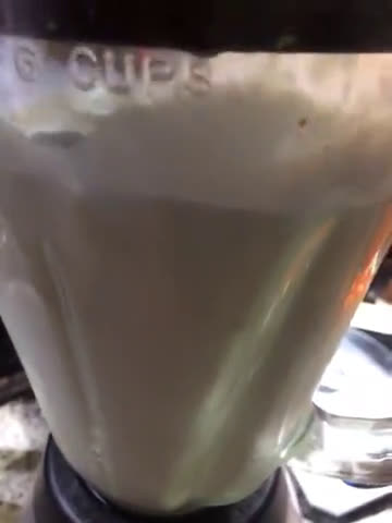 Foto del paso 3 de la receta: Frapeé de chocolate, canela y vodka