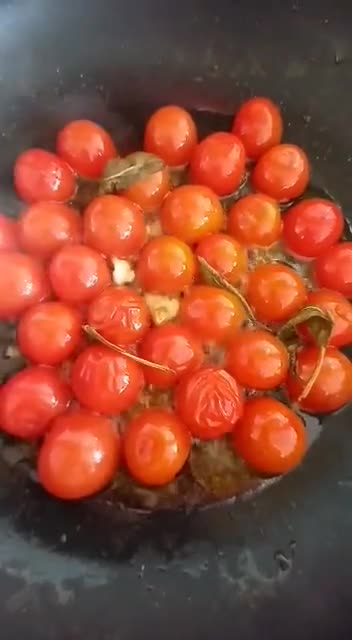 Foto del paso 3 de la receta: Spaghetti al Pomodoro (salsa de tomates cherry)