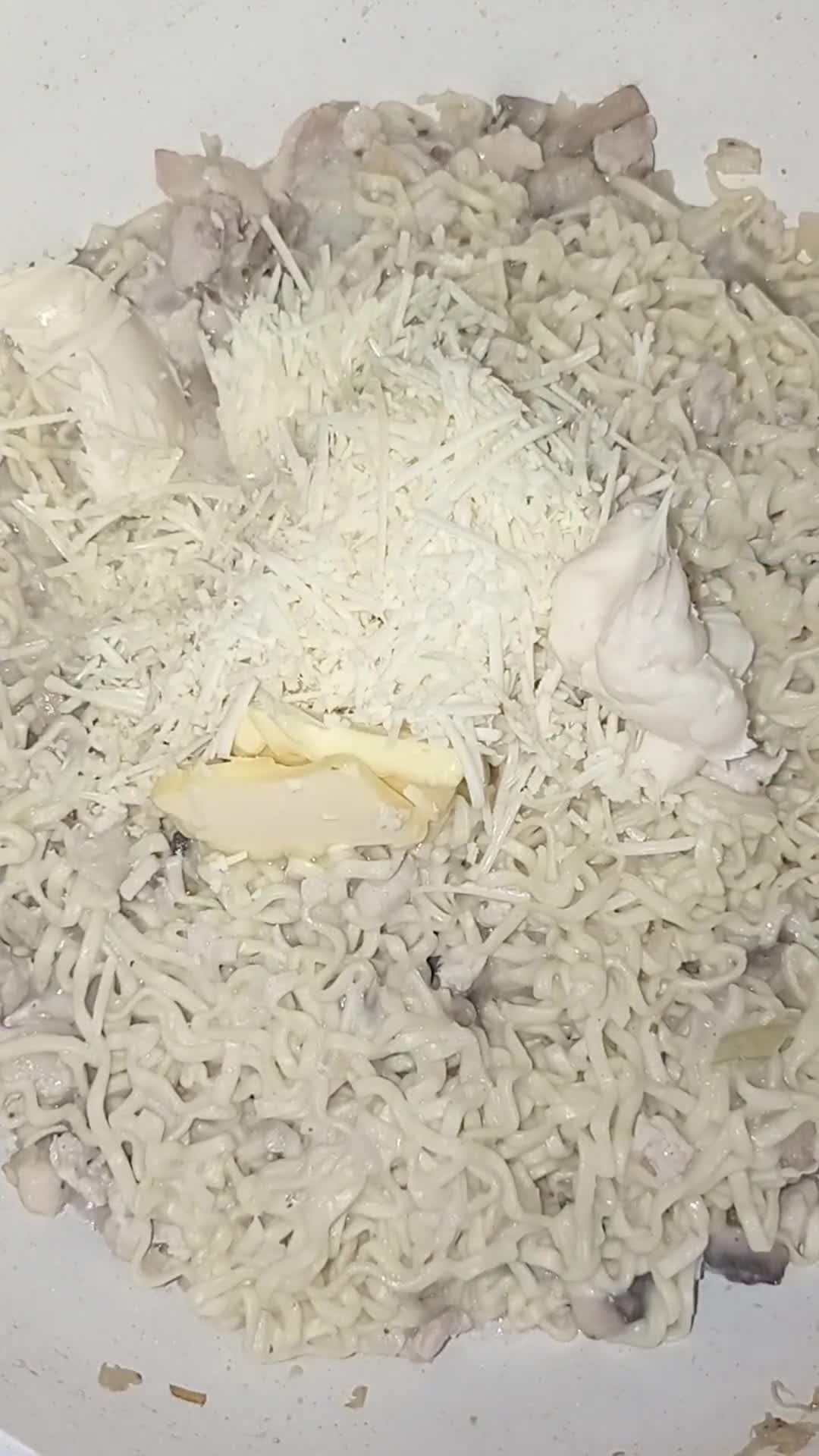 Foto langkah ke 5 dari resep Bakmie Creamy Carbonara.