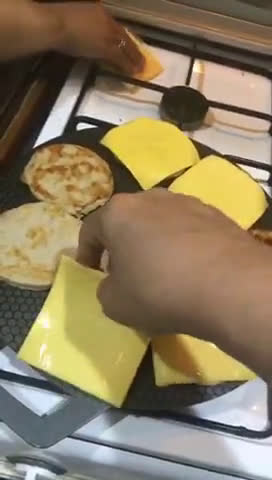 صورة لخطوة 1 من وصفة برجر بالمشروم