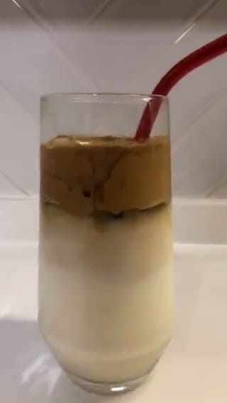 Foto del paso 2 de la receta: Café frío súper espumoso