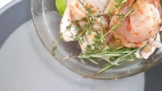 Foto langkah ke 6 dari resep Simple French Roast Chicken.