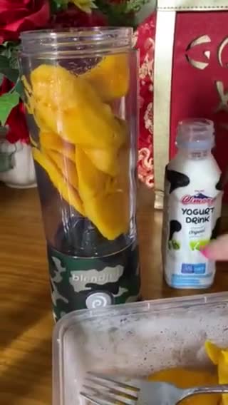 Foto langkah ke 2 dari resep Mango smoothies🥭🥭🥭.