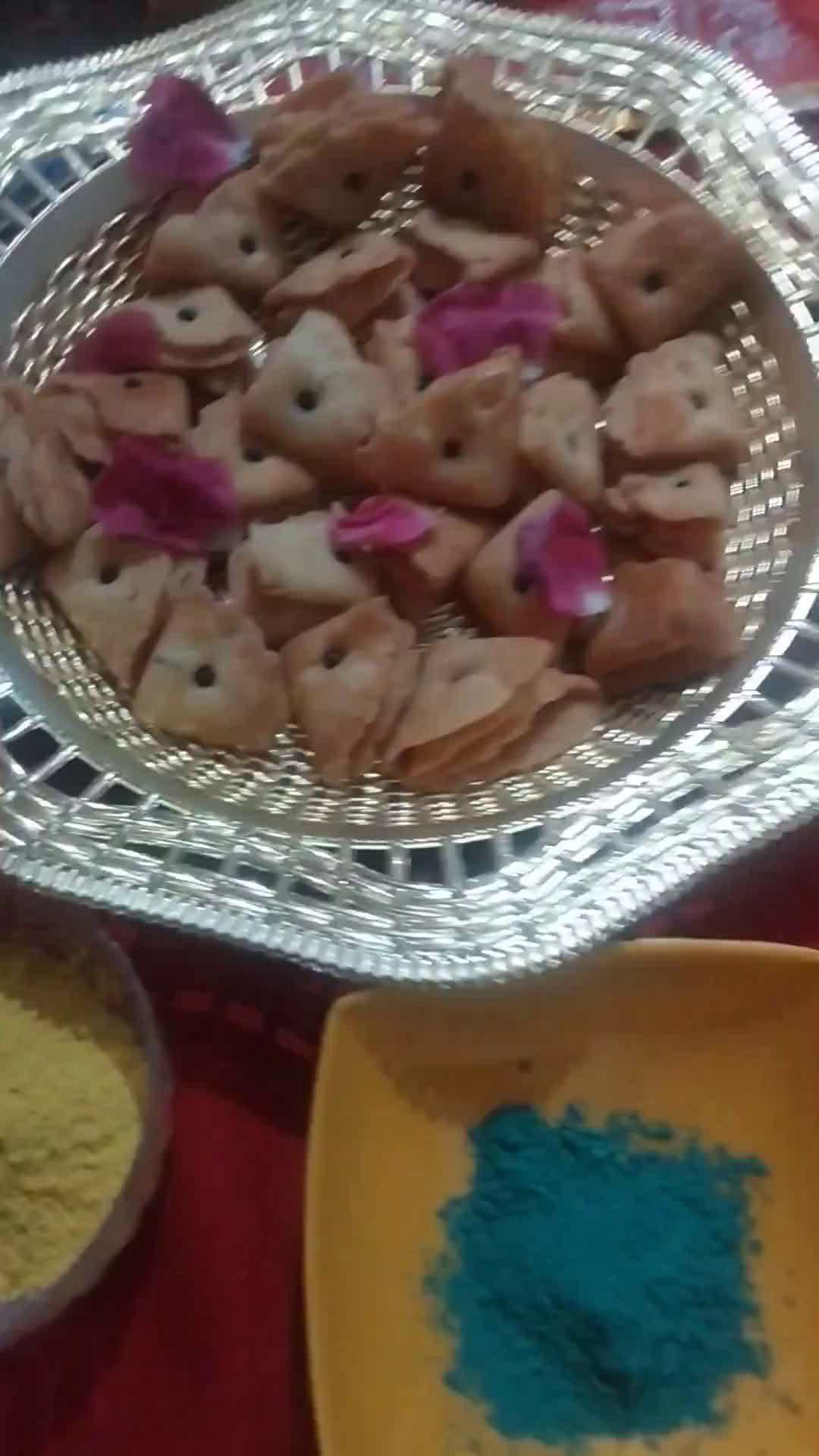 खस्ता मठरी (khasta mathri recipe in Hindi) रेसिपी चरण 5 फोटो