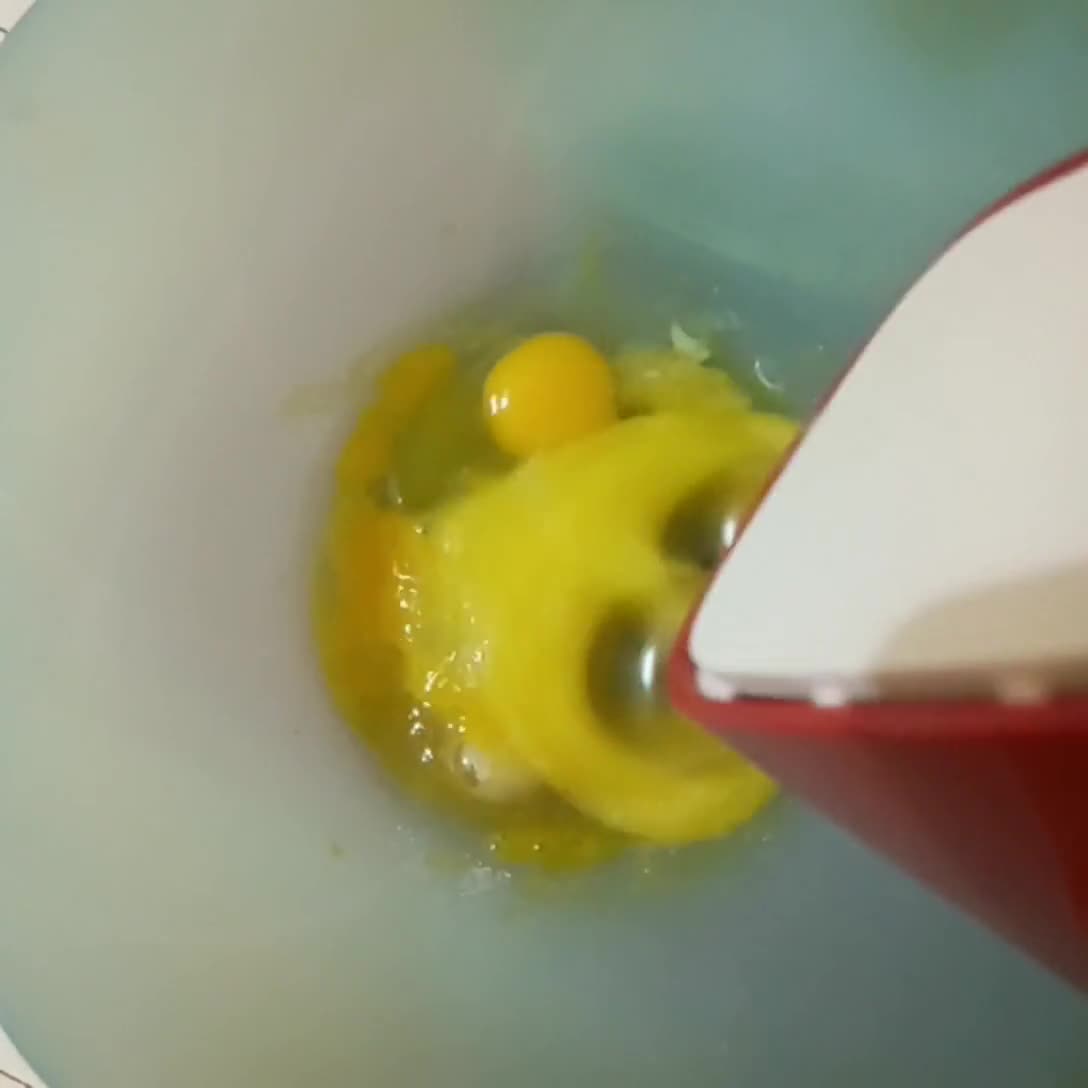 Foto langkah ke 2 dari resep Bolu Kukus Moka.