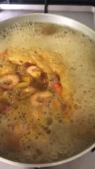 Gambar langkah 2 resipi Singgang Udang Sungai.