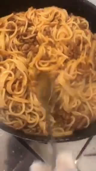 صورة لخطوة 4 من وصفة معكرونه بالبشاميل لذيذة وسهله وسريعه