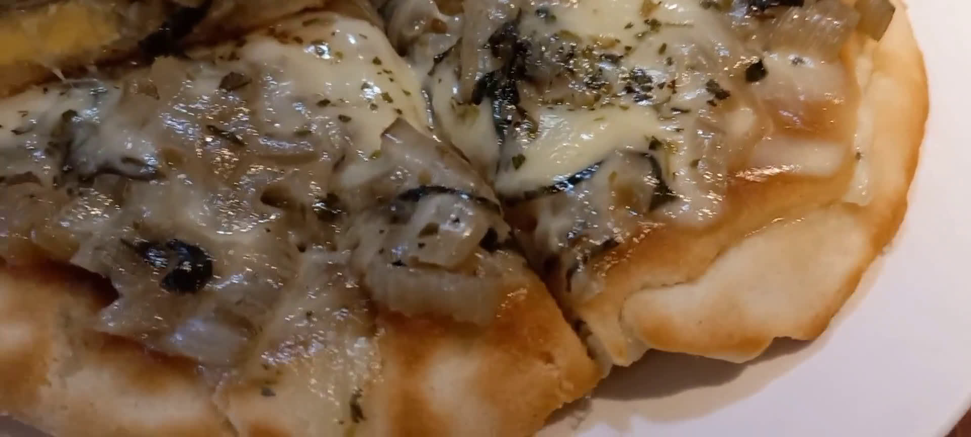 Foto del paso 8 de la receta: 🍕pizza rellena fácil 🍕🥳🤤 (en Sartén)🍳