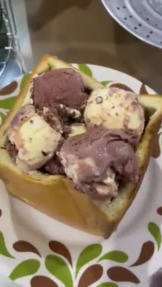 Foto langkah ke 6 dari resep Honey Toast Dessert ala Cafe.