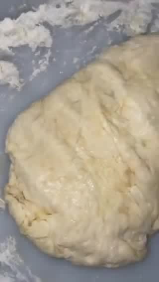 Une image de l'étape 4 de Pizza 4 fromages et Pizza sauce tomate, burrata et roquette.