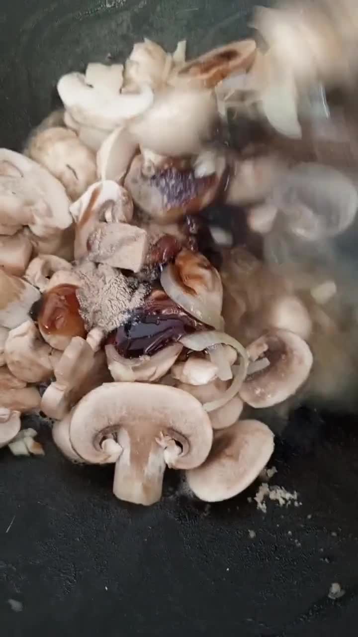 Foto langkah ke 3 dari resep Tumis Sawi Jamur Kancing.
