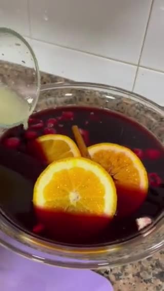 Foto del paso 4 de la receta: Sangría 🍑 🍌 🍋 🥝 🍊