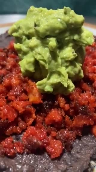 Foto del paso 4 de la receta: Chorizo con frijoles y guacamole a la @Jauregri🍴