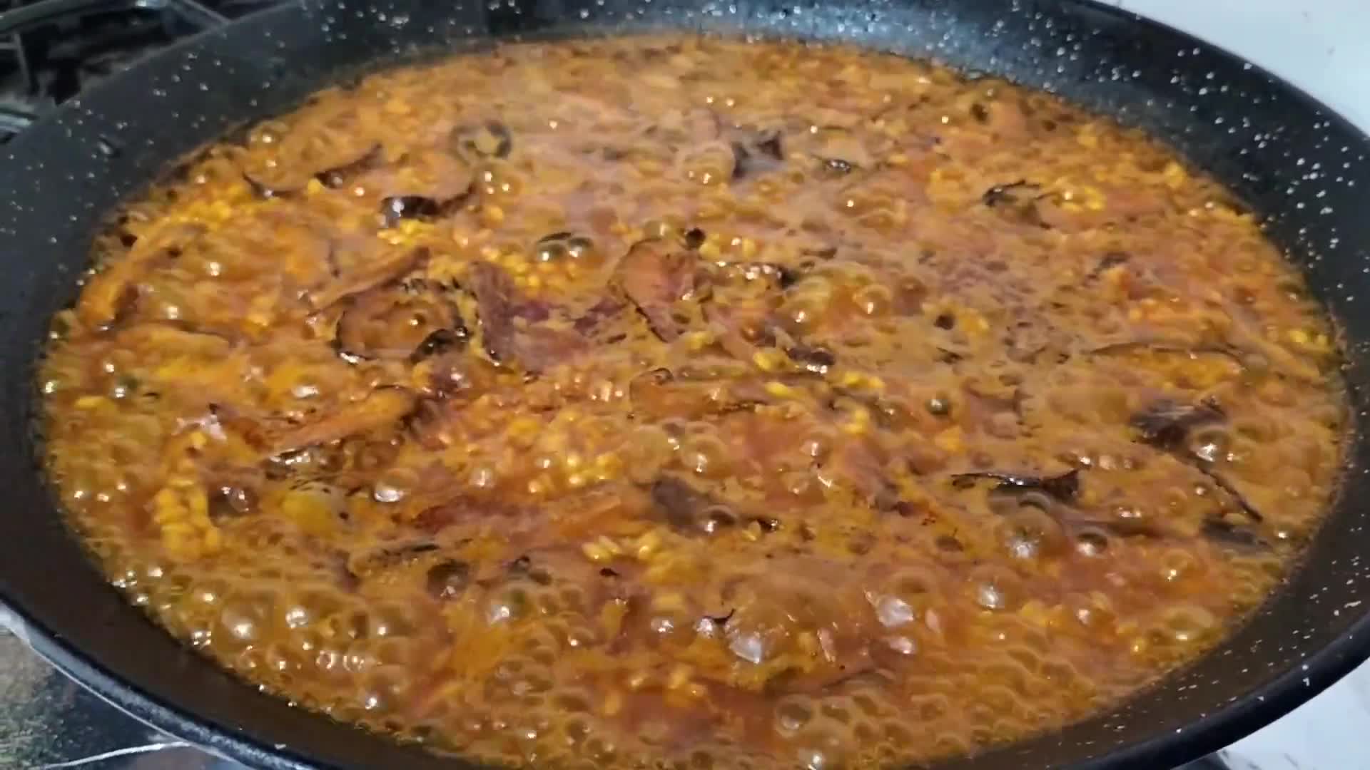 Foto del paso 6 de la receta: Arroz con secreto a baja temperatura, shiitake y caldo ramen