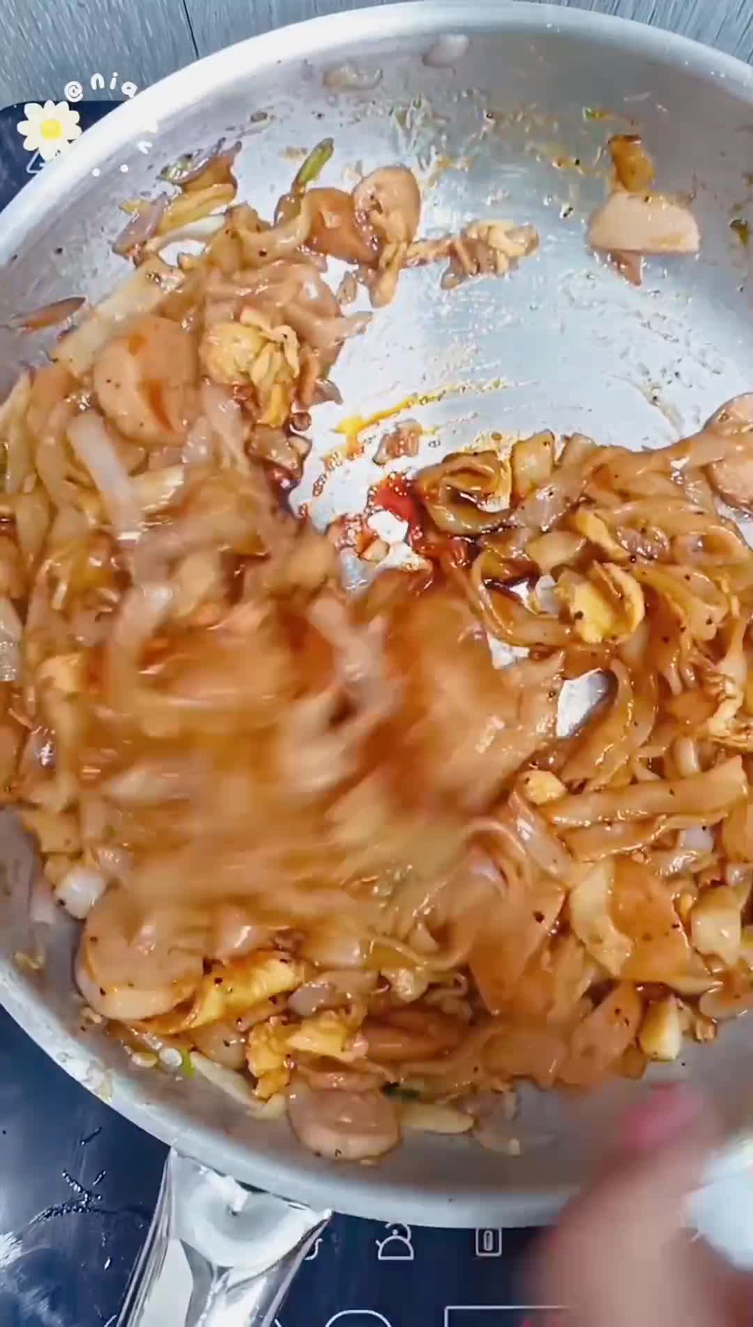 Foto langkah ke 3 dari resep Kwetiau Bumbu Teriyaki Lada Hitam.