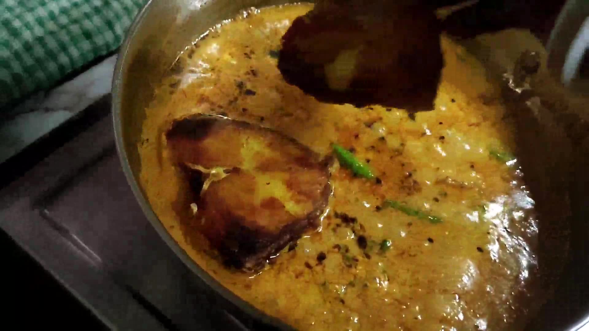 বাসন্তী কাতলা রেসিপি ধাপ - 6 ছবি