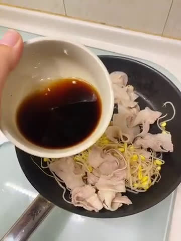 豆芽炒豬肉的食譜步驟5照片