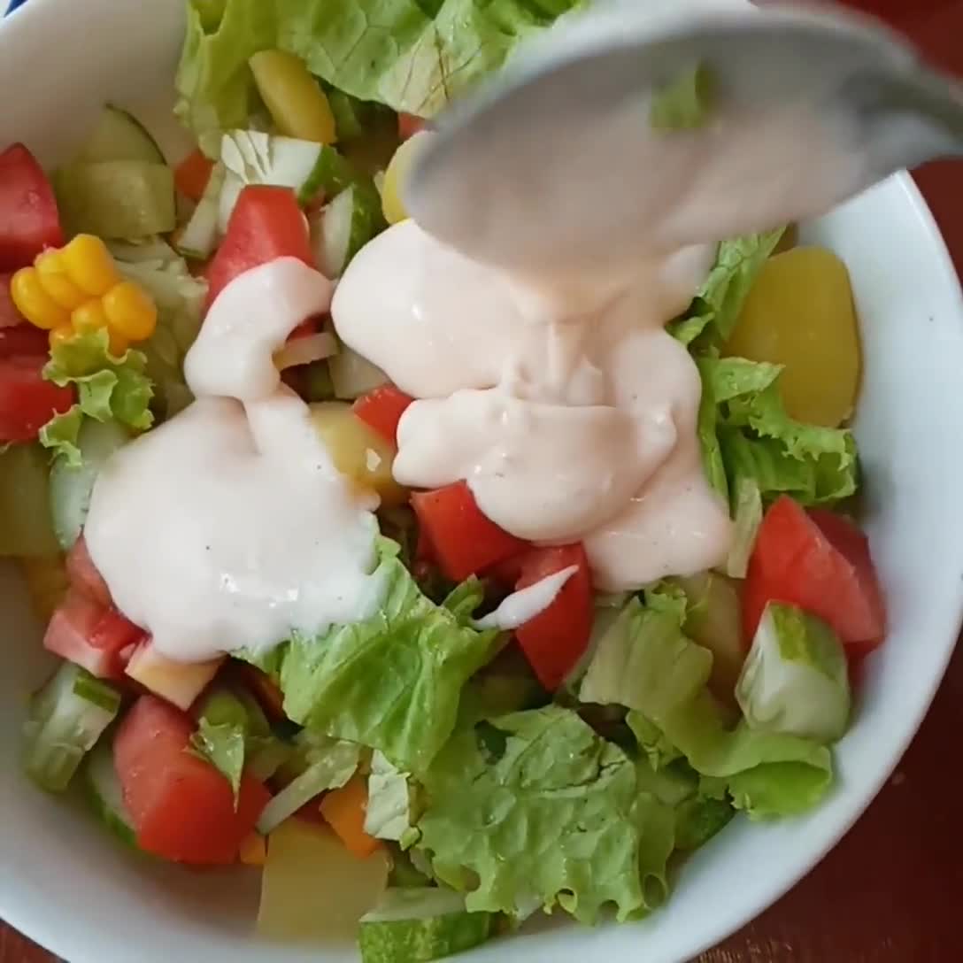 Foto langkah ke 4 dari resep Egg and Veggie Salad.