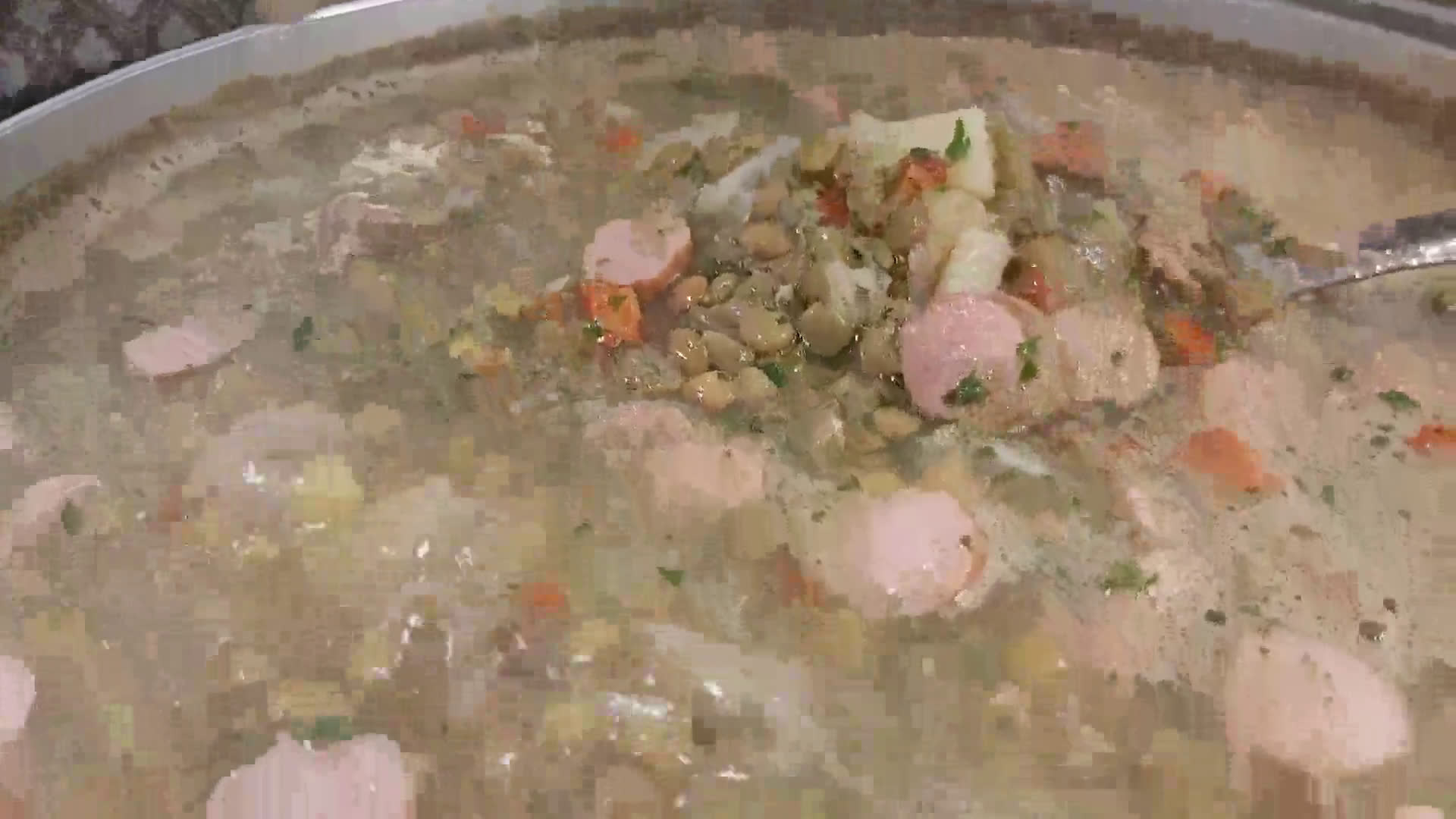 Foto del paso 6 de la receta: Sopa de lentejas con carne y cábano