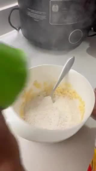 Foto del paso 2 de la receta: Mini Waffles de pan de bono
